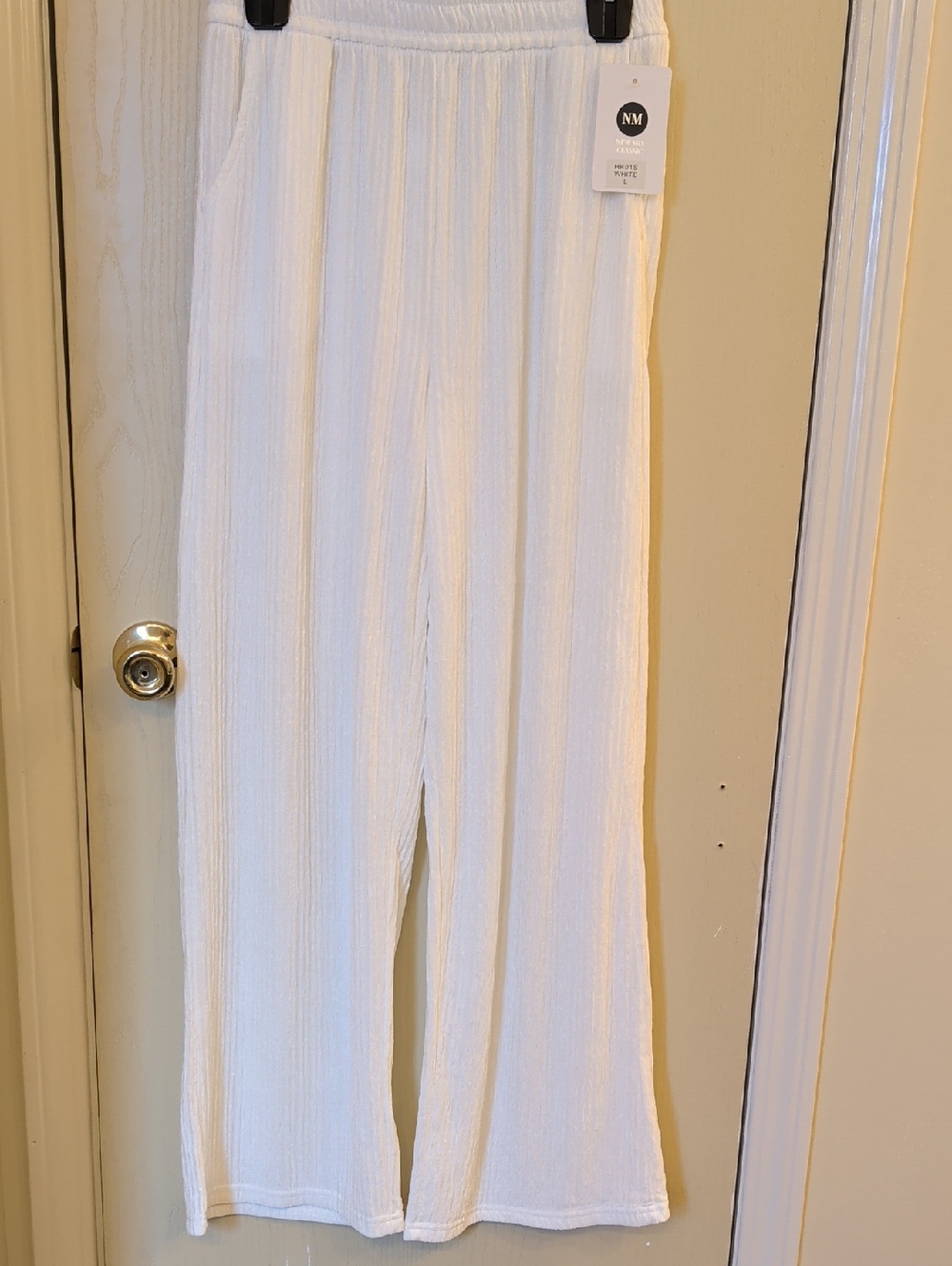 New Mix Classic White Textured Wide-Leg Pants - Size L (NWT)